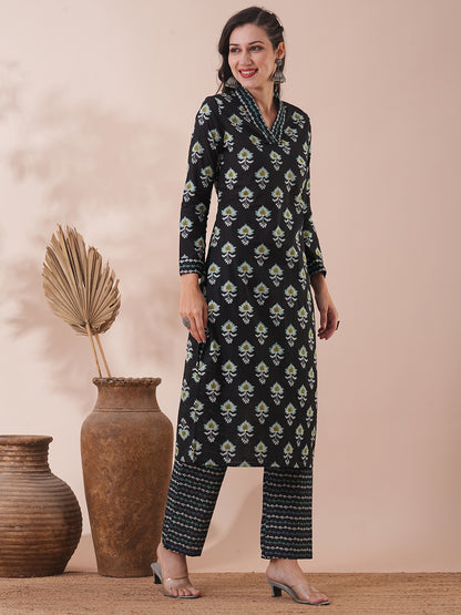 Ethnic Floral Printed Straight Fit Kurta with Pant - Black