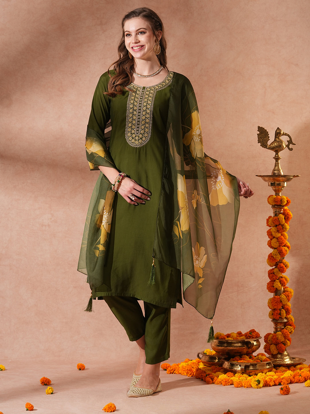 Solid Ethnic Embroidered Straight Fit Kurta with Pant and Dupatta - Green