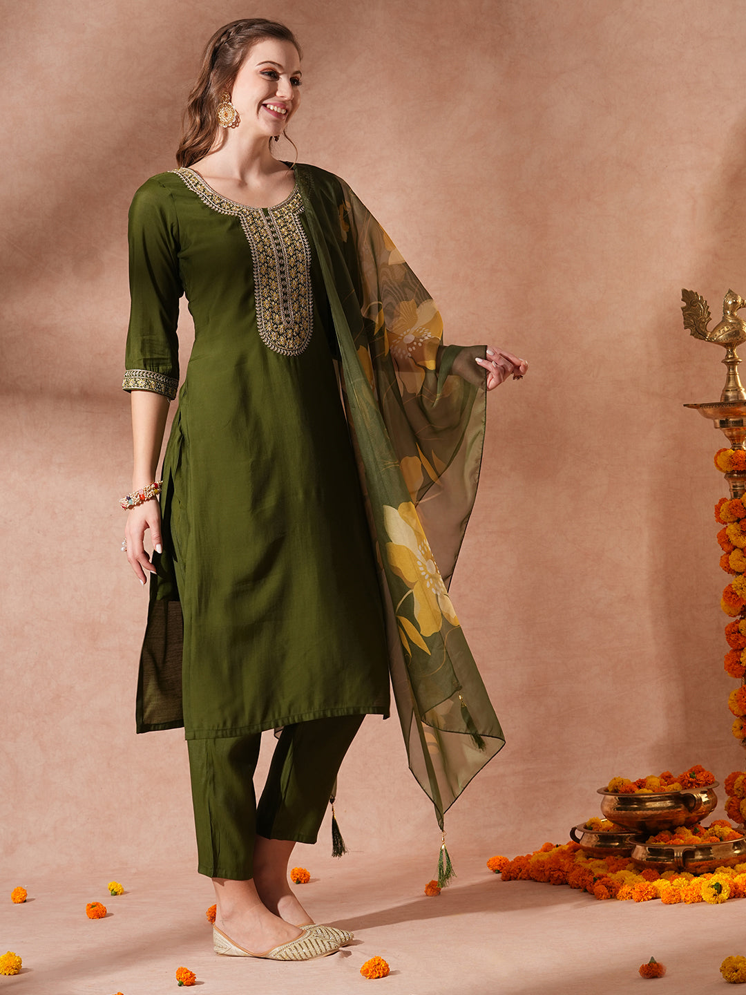 Solid Ethnic Embroidered Straight Fit Kurta with Pant and Dupatta - Green