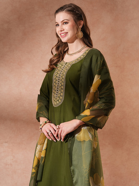 Solid Ethnic Embroidered Straight Fit Kurta with Pant and Dupatta - Green