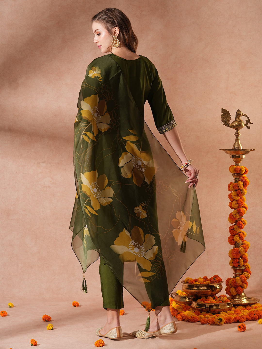 Solid Ethnic Embroidered Straight Fit Kurta with Pant and Dupatta - Green