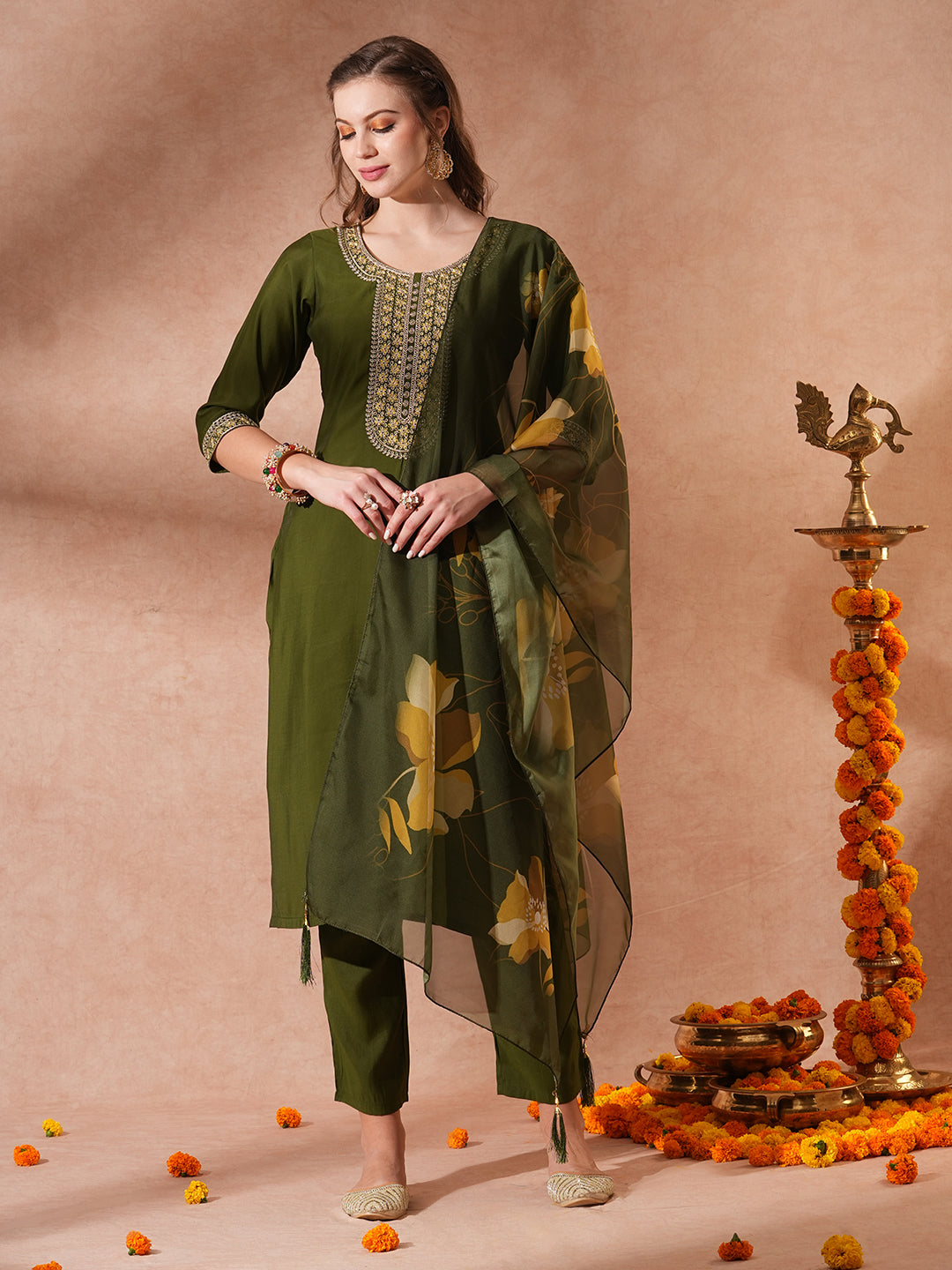 Solid Ethnic Embroidered Straight Fit Kurta with Pant and Dupatta - Green