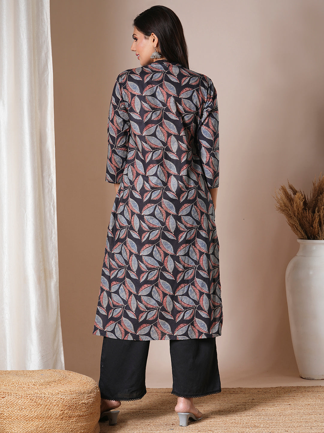 Ethnic Floral Printed Straight Fit Kurta - Black