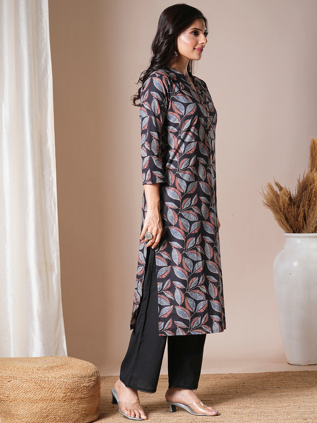 Ethnic Floral Printed Straight Fit Kurta - Black