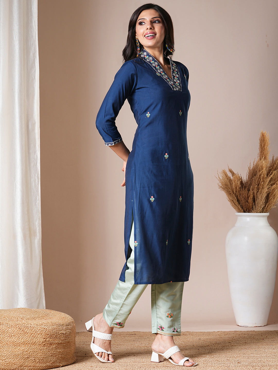 Solid Ethnic Embroidered Straight Fit Kurta - Navy Blue