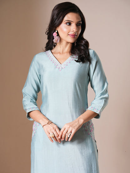 Solid Floral Embroidered Straight Fit Kurta - Blue