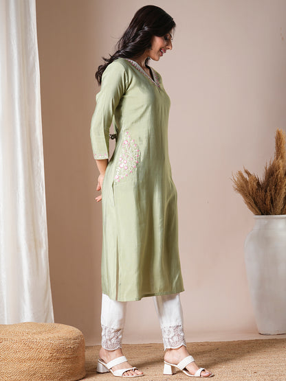 Solid Floral Embroidered Straight Fit Kurta - Green