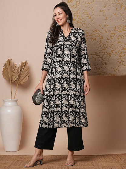 Ethnic Floral Printed Straight Fit Kurta - Black