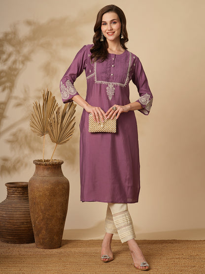 Solid Floral Embroidered Straight Fit Kurta - Purple