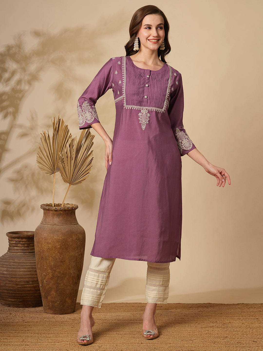 Solid Floral Embroidered Straight Fit Kurta - Purple