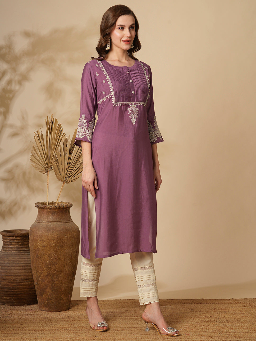 Solid Floral Embroidered Straight Fit Kurta - Purple