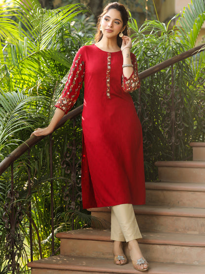 Woven dobby Design Resham & Sequins Floral Embroidered Kurta - Maroon