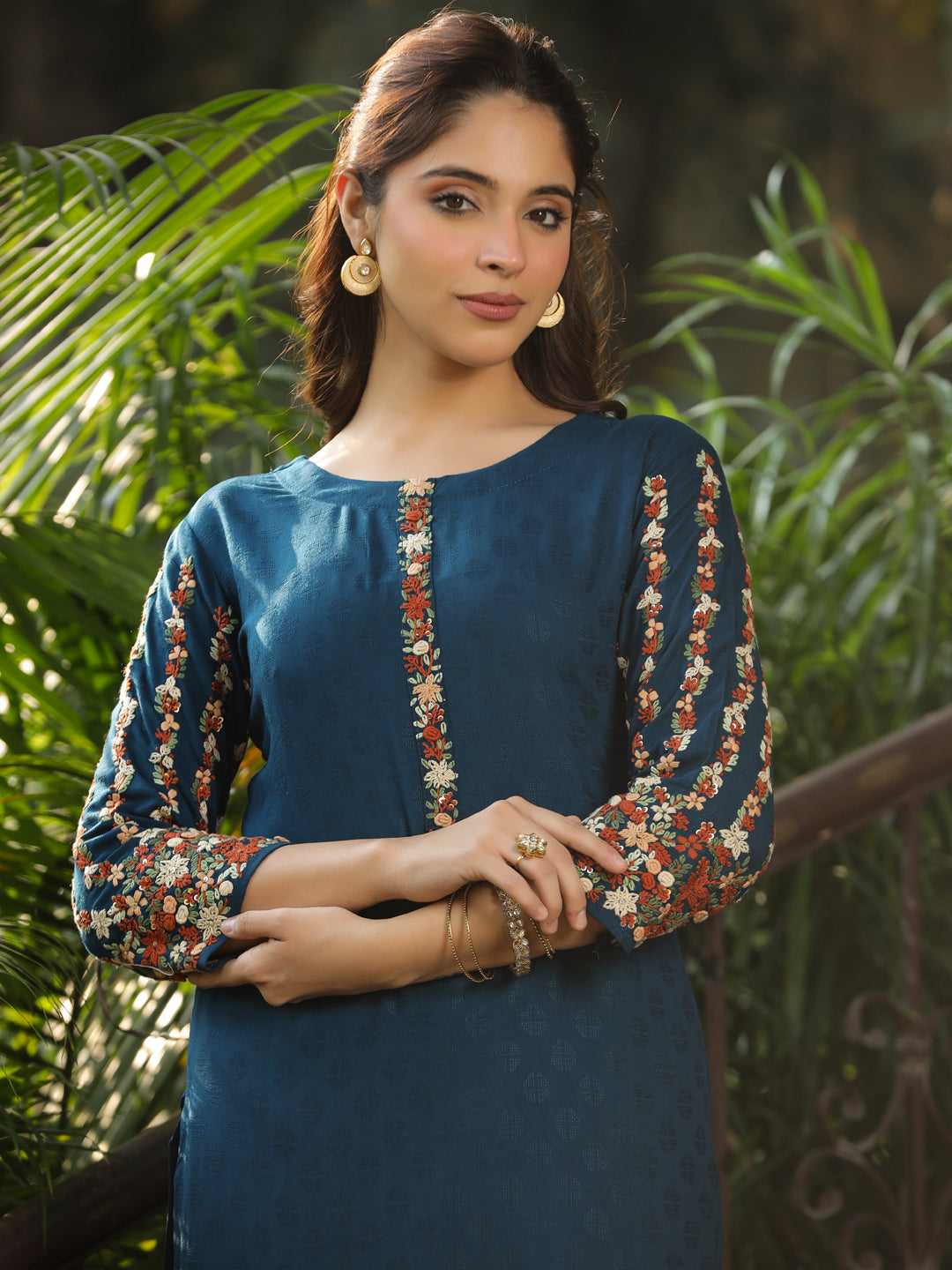 Woven dobby Design Resham & Sequins Floral Embroidered Kurta - Blue
