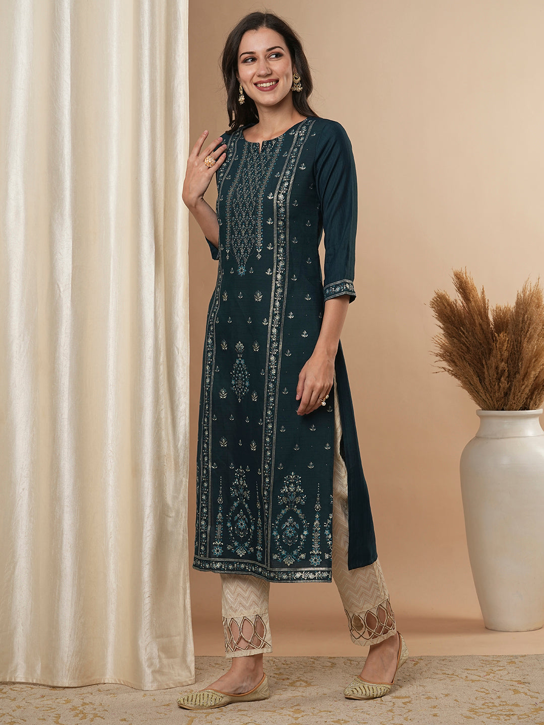 Ethnic Floral Foil Prints Straight Fit Kurta - Green