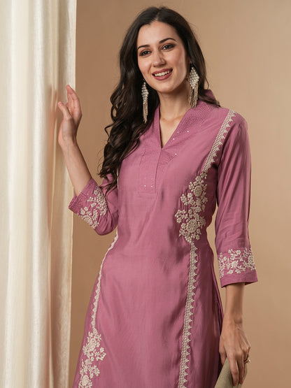 Solid Floral Embroidered Straight Fit Kurta - Mauve