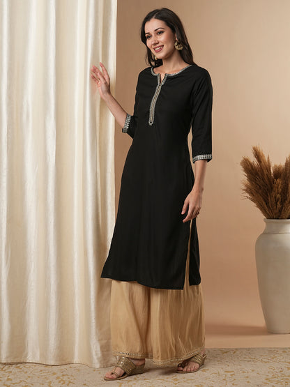 Solid Ethnic Zari Embroidered Straight Fit Kurta - Black