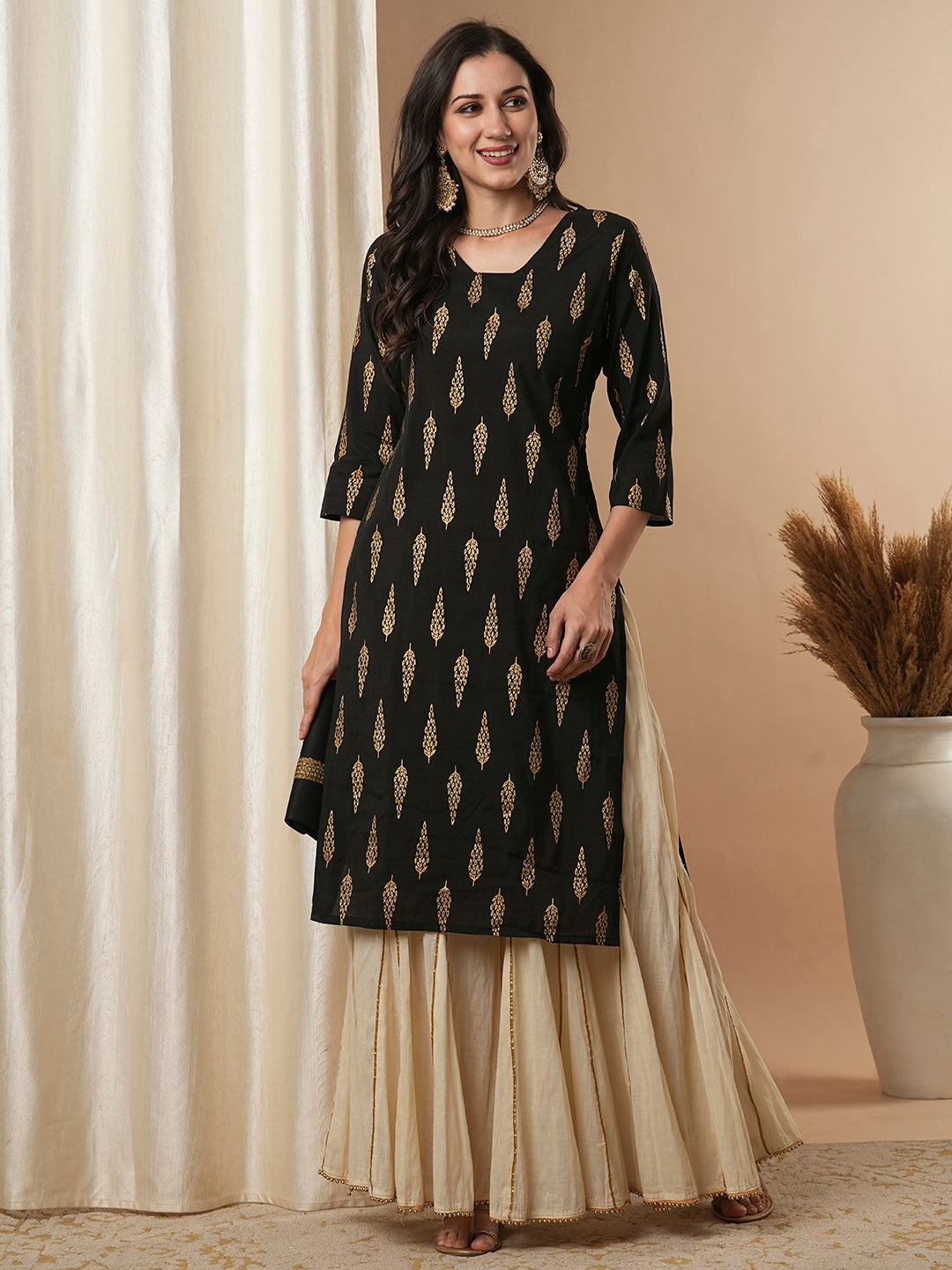 Ethnic Foil Floral Buti Printed Straight Fit Kurta - Black