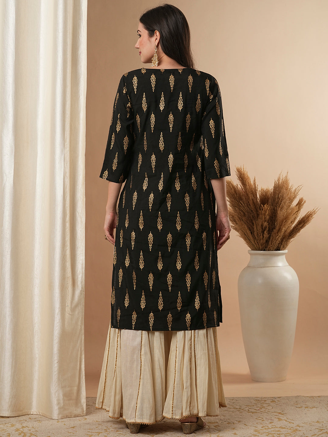 Ethnic Foil Floral Buti Printed Straight Fit Kurta - Black