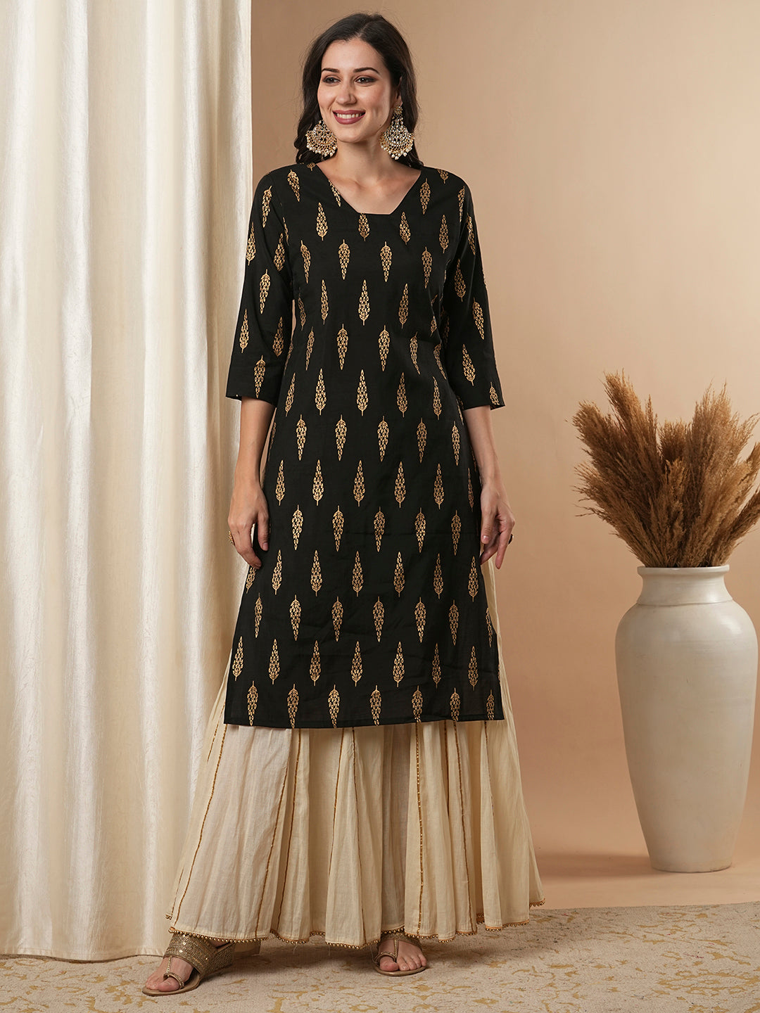 Ethnic Foil Floral Buti Printed Straight Fit Kurta - Black