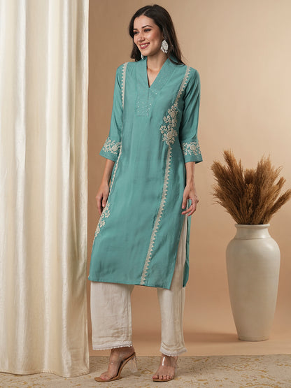 Solid Floral Embroidered Straight Fit Kurta - Green