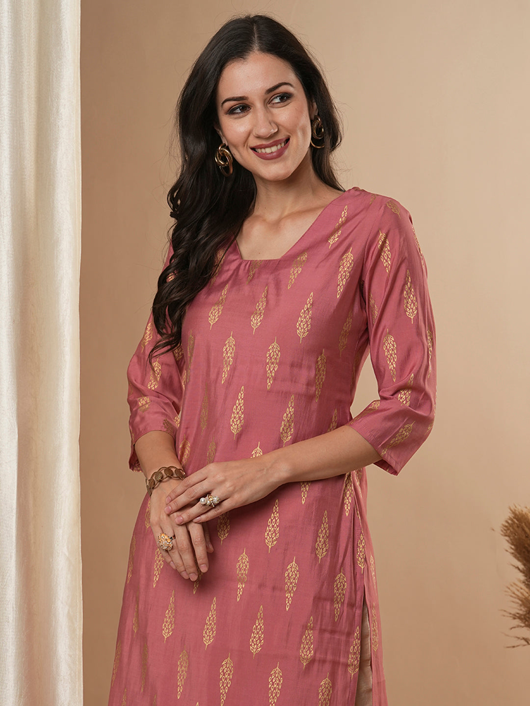 Ethnic Foil Floral Buti Printed Straight Fit Kurta - Peach