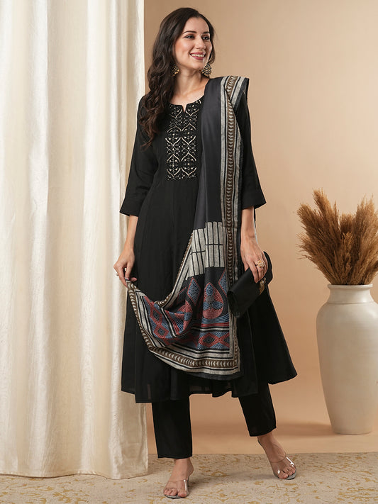 Solid Ethnic Embroidered Anarkali Kurta with Pant & Dupatta - Black