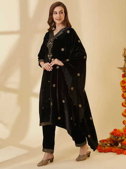 Solid Floral Embroidered Straight Velvet Kurta with Pant & Dupatta - Black