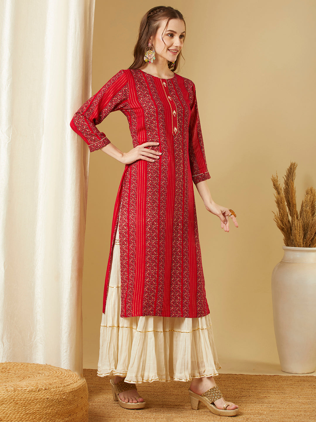 Ethnic Floral Printed Straight Fit Kurta - Red