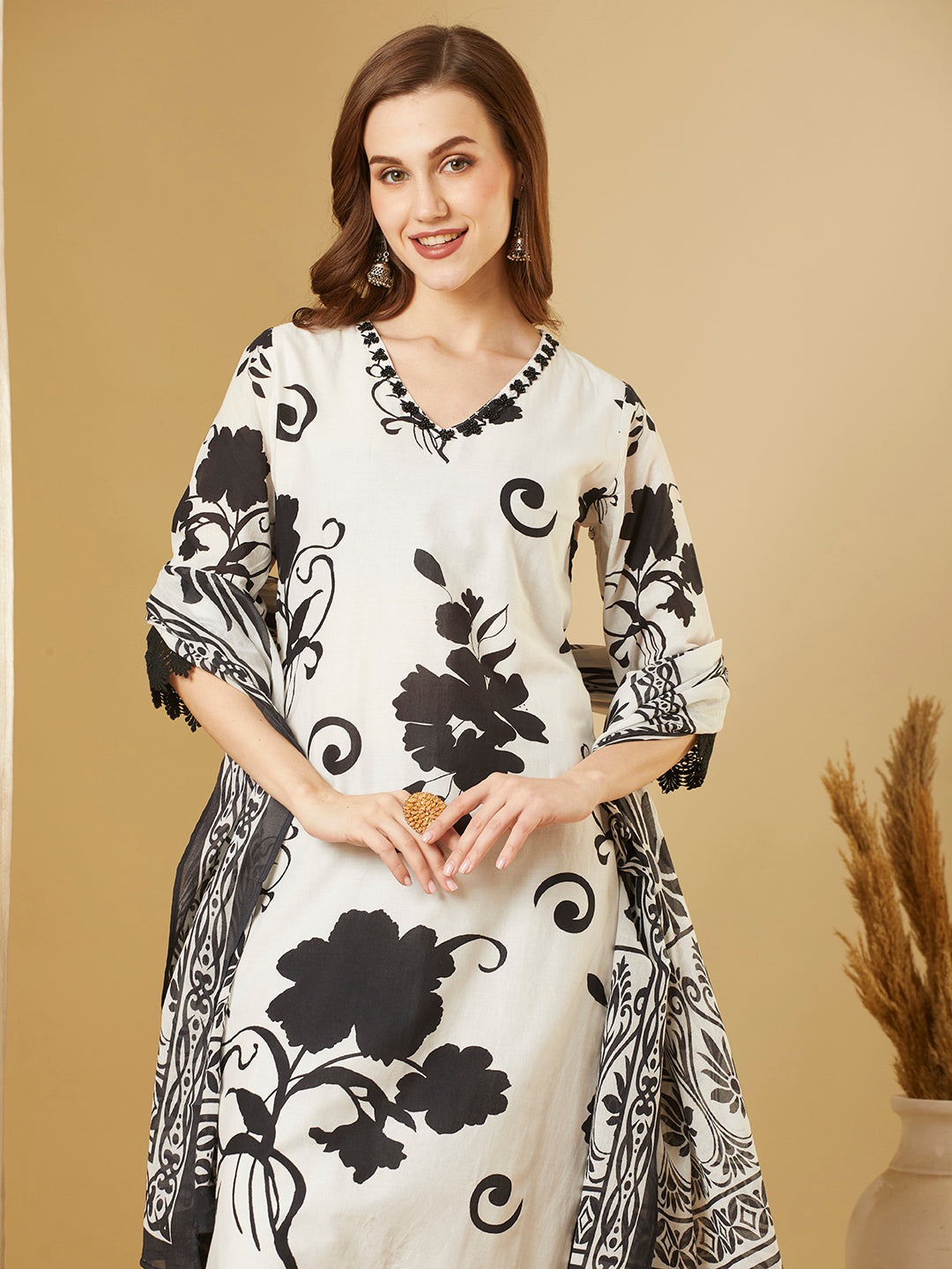 Abstract Floral Printed Straight Kurta with Pant & Pure Cotton Dupatta - White