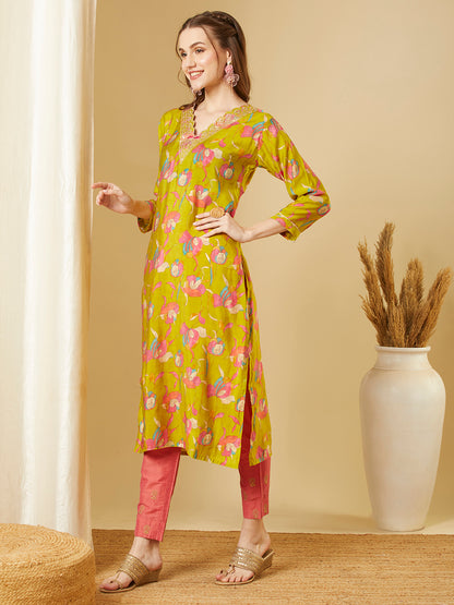 Ethnic Floral Printed & Embroidered Straight Fit Kurta - Green