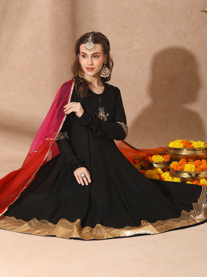 Solid Floral Embroidered Anarkali Kurta with Pant & Colorblocked Dupatta - Black