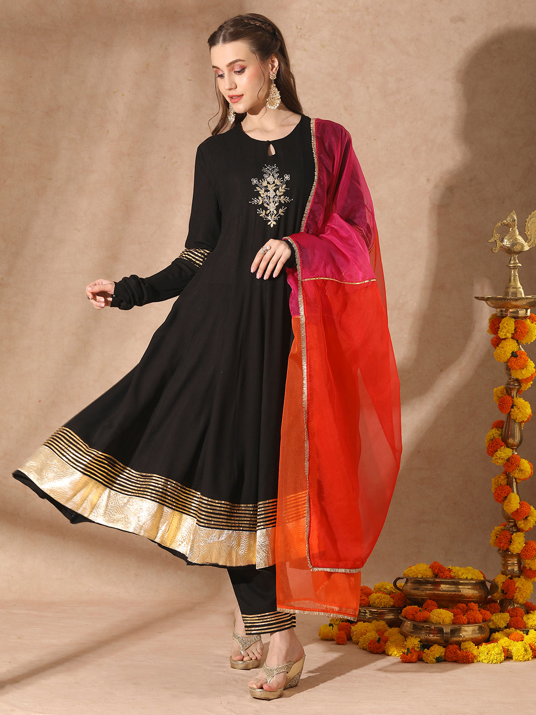 Solid Floral Embroidered Anarkali Kurta with Pant & Colorblocked Dupatta - Black