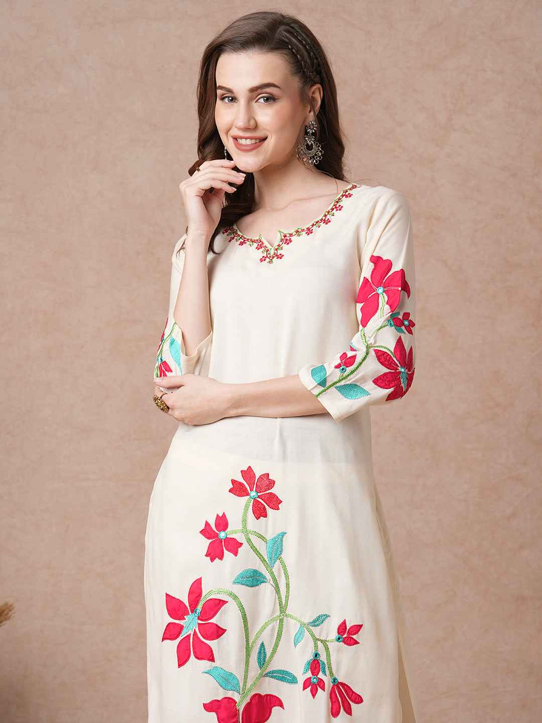 Solid Floral Patchwork Straight Fit Kurta with Pant - Cream