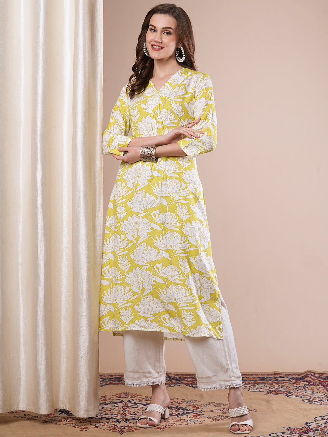 Abstract Floral Printed Straight Fit Kurta - Light Green