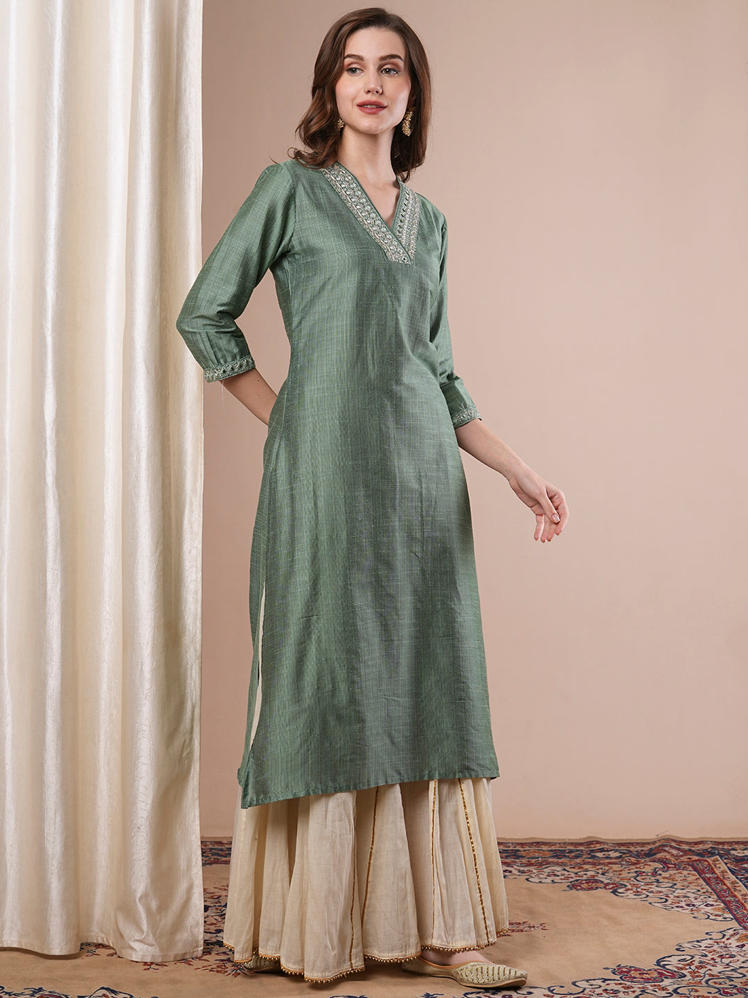 Solid Mirror Work Embroidered Straight Fit Kurta - Green