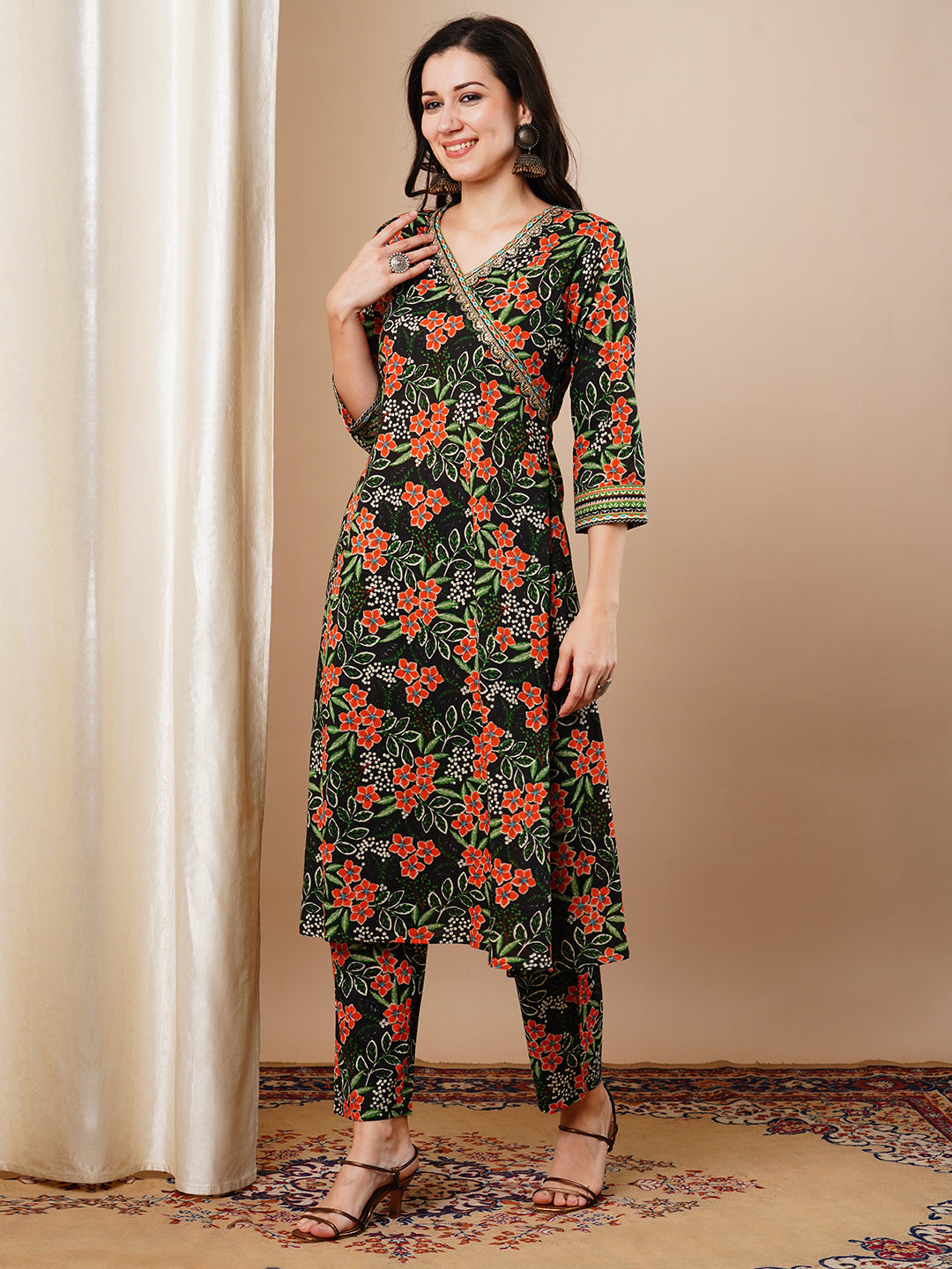 Ethnic Floral Printed A-Line Kurta with Pant - Black