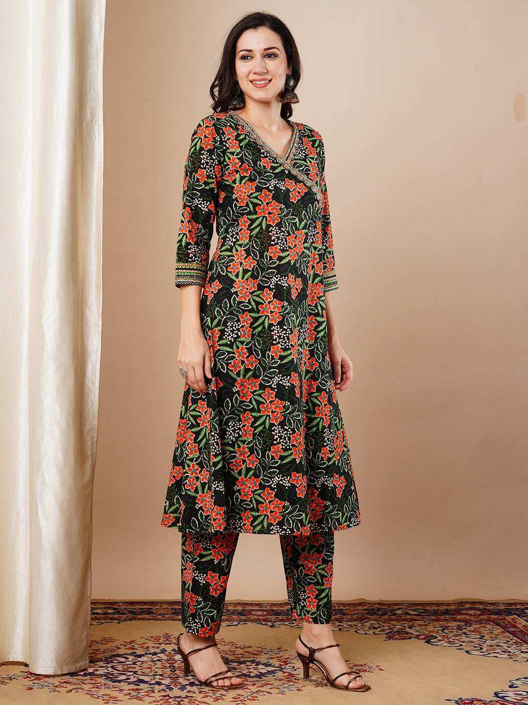 Ethnic Floral Printed A-Line Kurta with Pant - Black