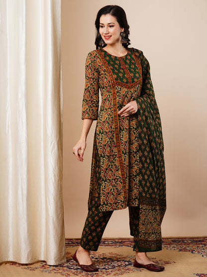 Floral Printed Embroidered Straight Fit Kurta with Pant & Dupatta - Green