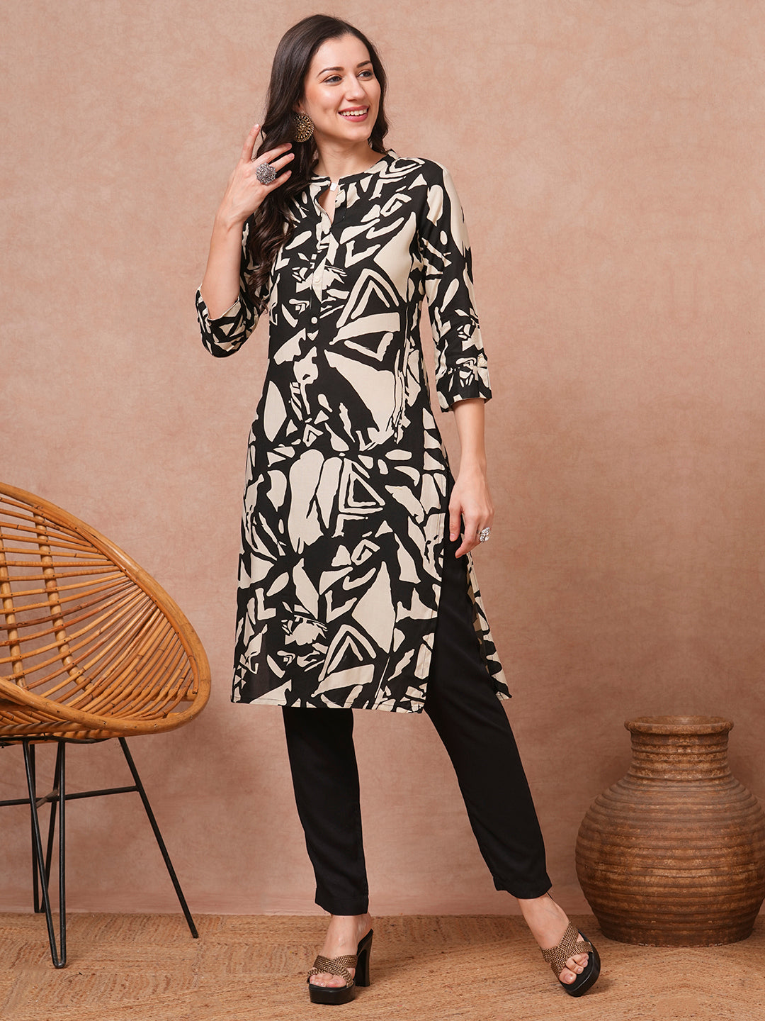 Abstract Printed Straight Fit Kurta - Multi