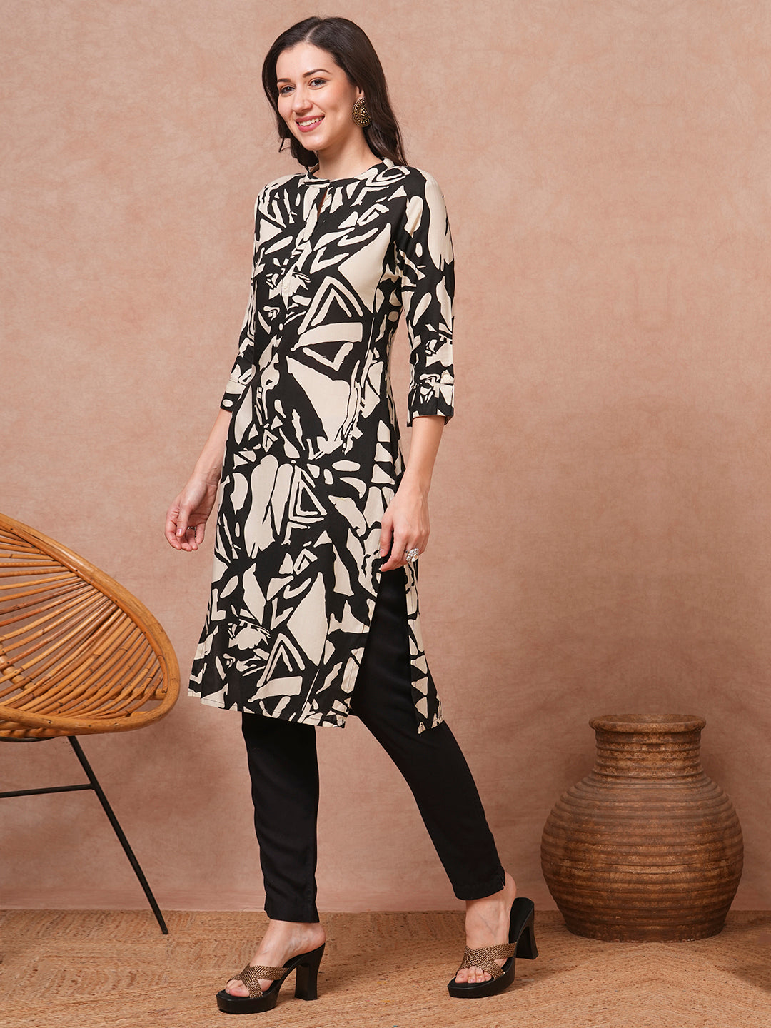 Abstract Printed Straight Fit Kurta - Multi