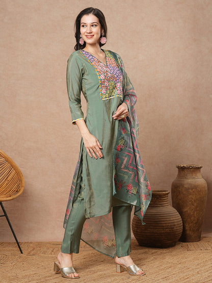 Solid Floral Embroidered Straight Fit Kurta with Pant & Dupatta - Green