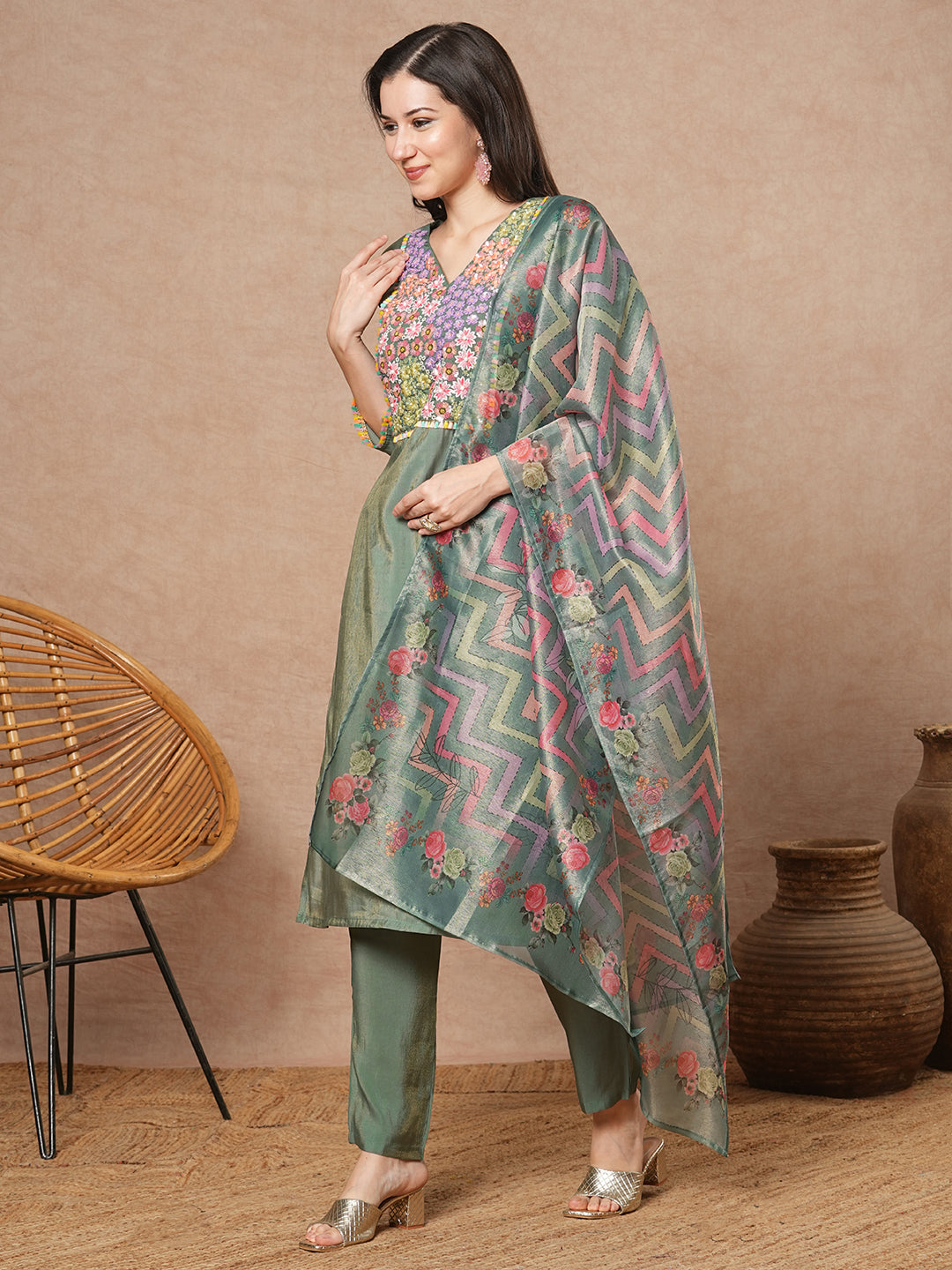 Solid Floral Embroidered Straight Fit Kurta with Pant & Dupatta - Green