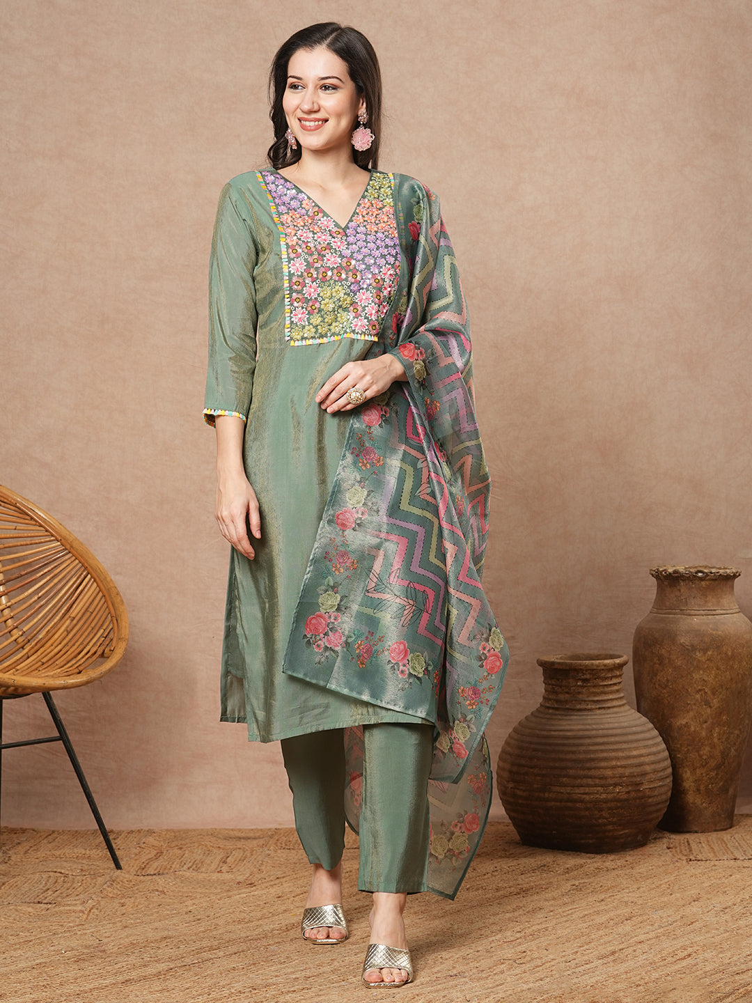 Solid Floral Embroidered Straight Fit Kurta with Pant & Dupatta - Green