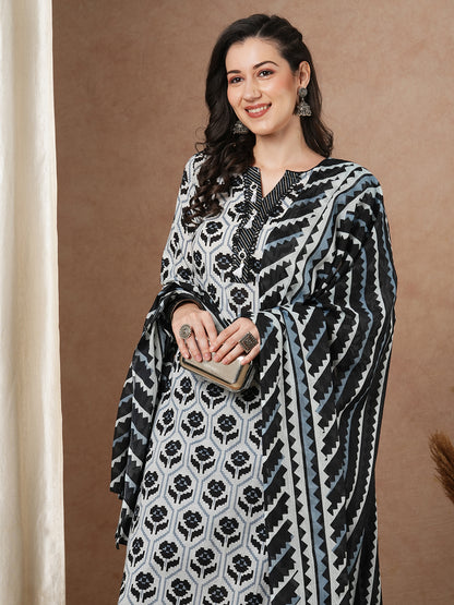 Ethnic Printed Straight Fit Kurta with Pant & Dupatta - White