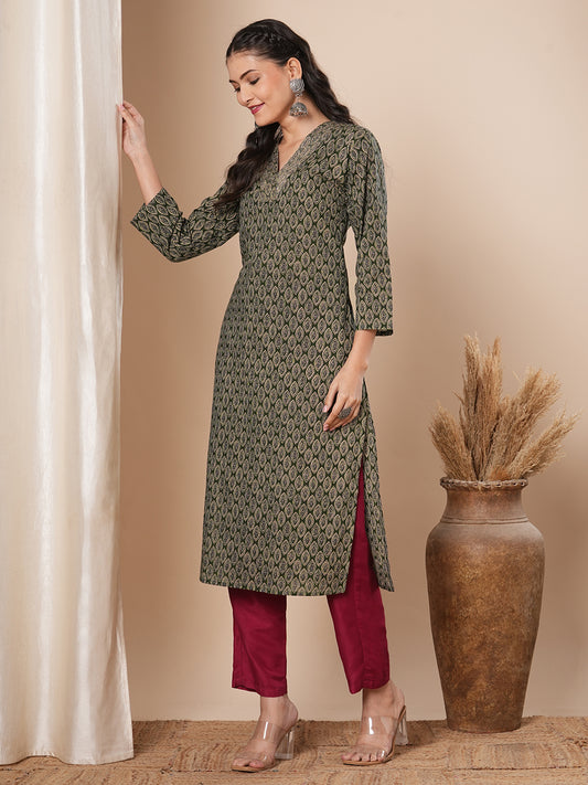 Ethnic Floral Printed Straight Fit Kurta - Green