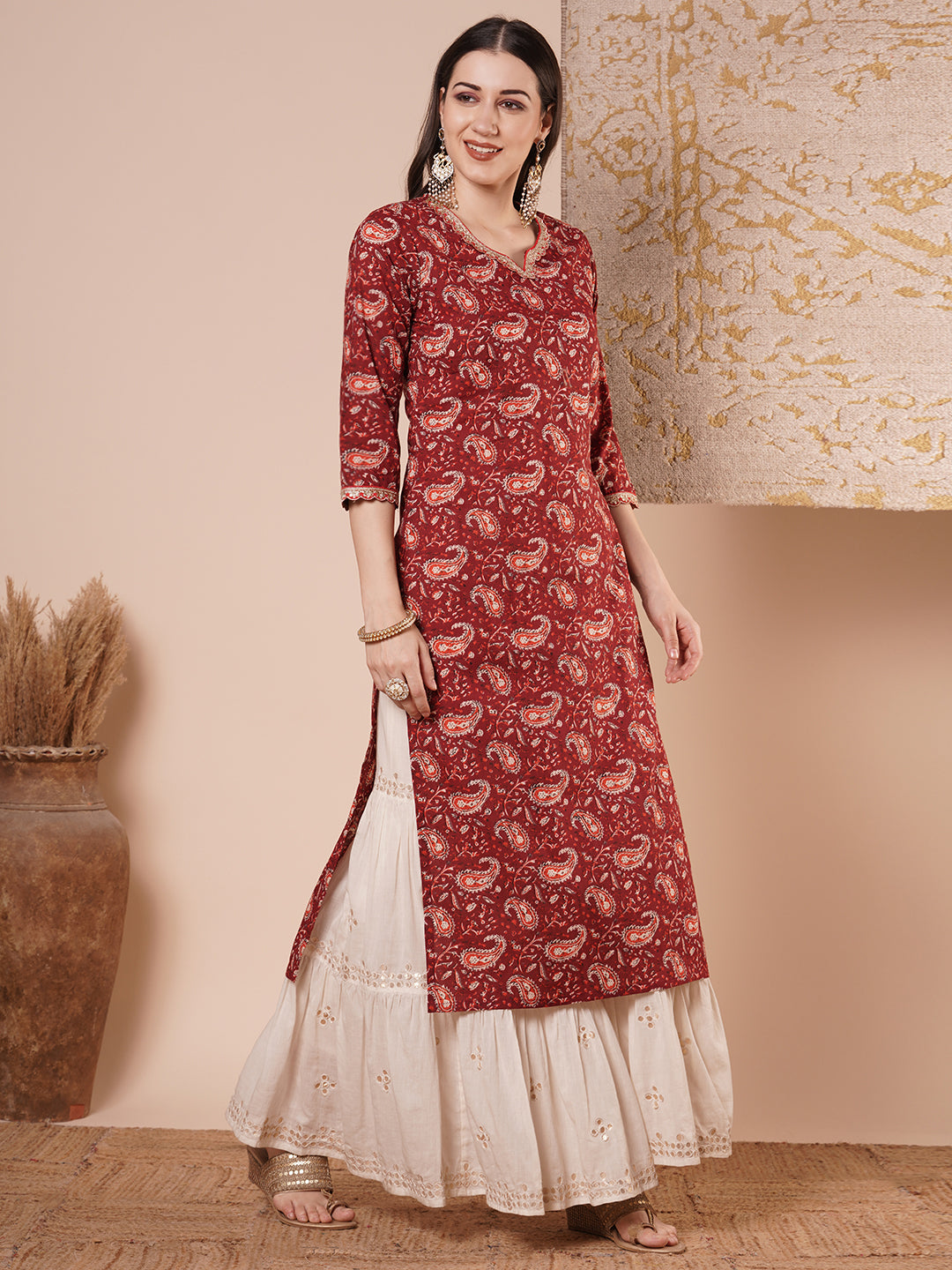 Ethnic & Printed & Embroidered Straight Fit Kurta - Maroon