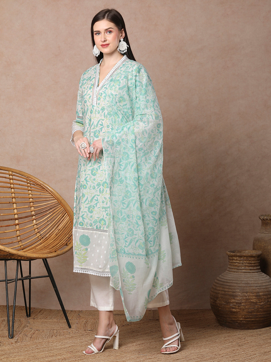 Ethnic Floral Printed Straight Fit Kurta with Pant and Dupatta - White