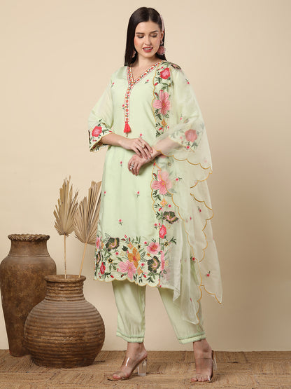 Floral Threadwork Embroidered Straight Cut Kurta with Pant & Organza Dupatta - Light Green