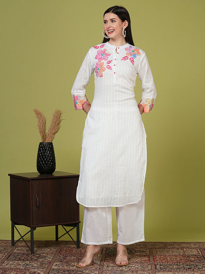 Solid Floral Patchwork Embroidered Straight Fit Kurta with Pant - White