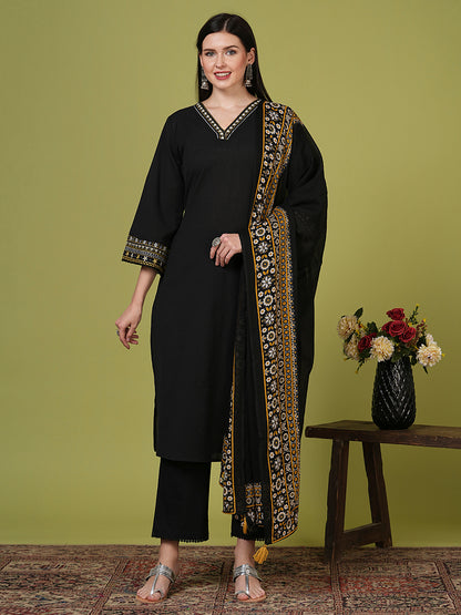 Solid Ethnic Embroidered Straight Fit Kurta with Pant and Dupatta - Black